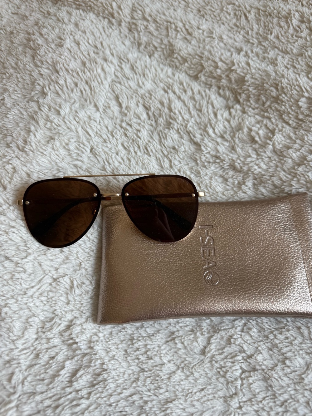 I-sea Aviator Sunglasses  - gold rim / Brown Lenses. Worn once